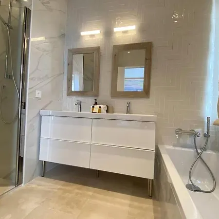 C081-magnifique Maison - Vallergues Cannes